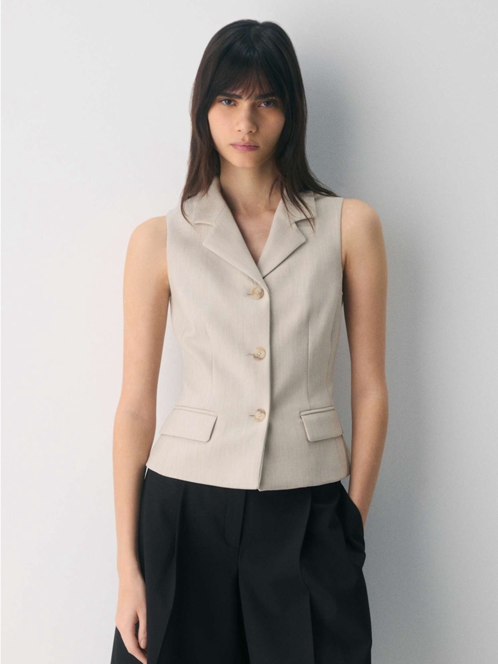 Aritizia Babaton Tailored Vest in Light Beige